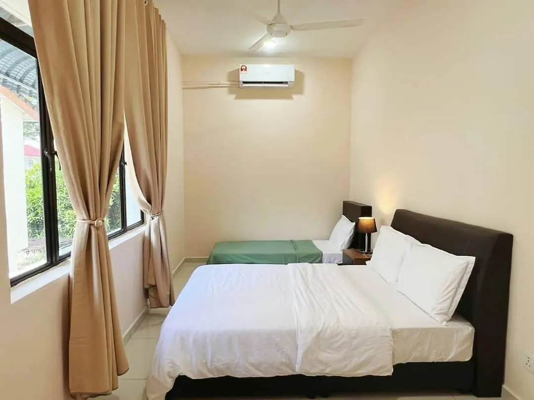 45Georgetown Multi Family Corner Lot Free Parking Food Convenience Stores Nearby Holiday home George Town